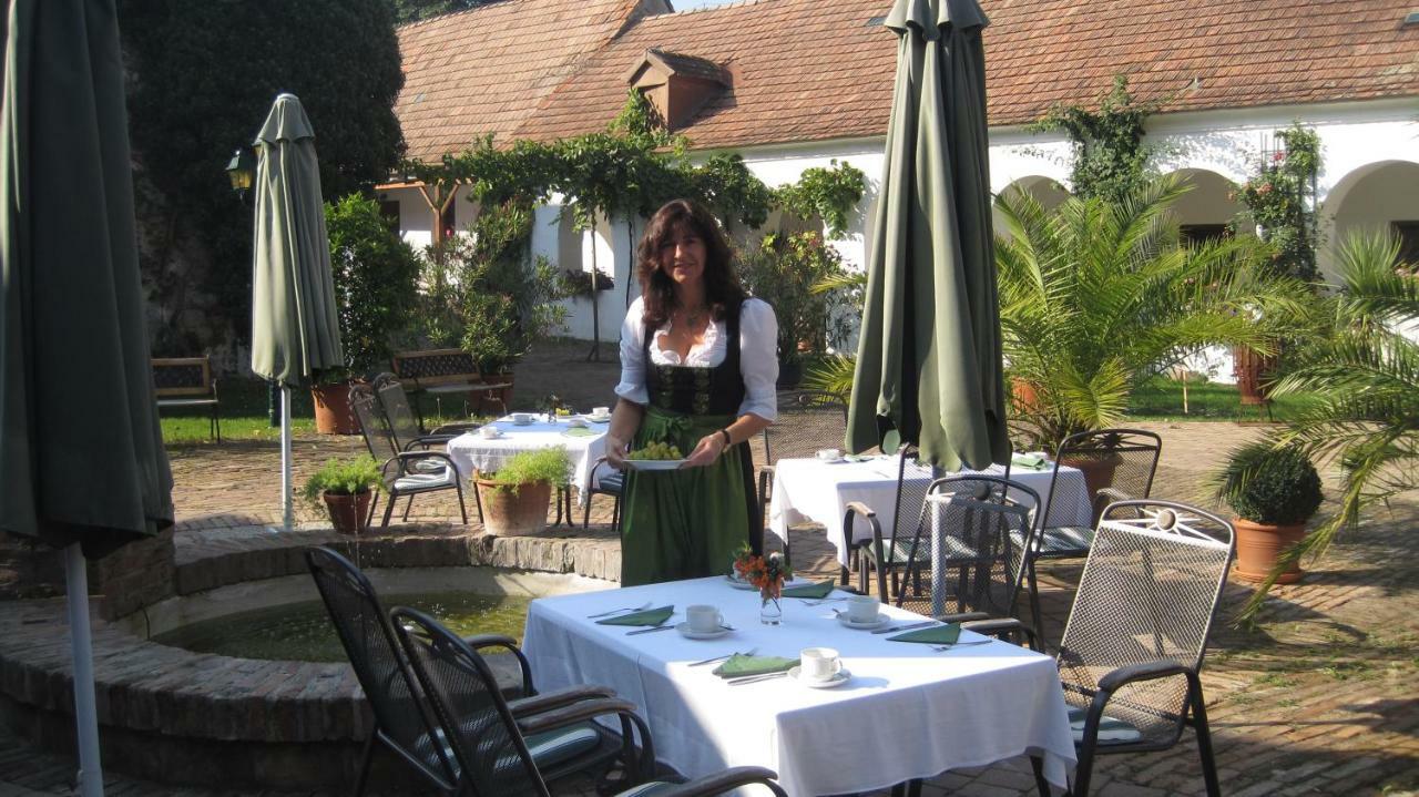 Geniesserhof Haimer - Hotel Garni Poysdorf Ngoại thất bức ảnh