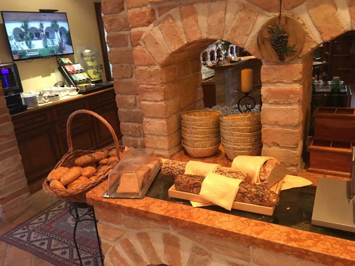 Geniesserhof Haimer - Hotel Garni Poysdorf Ngoại thất bức ảnh